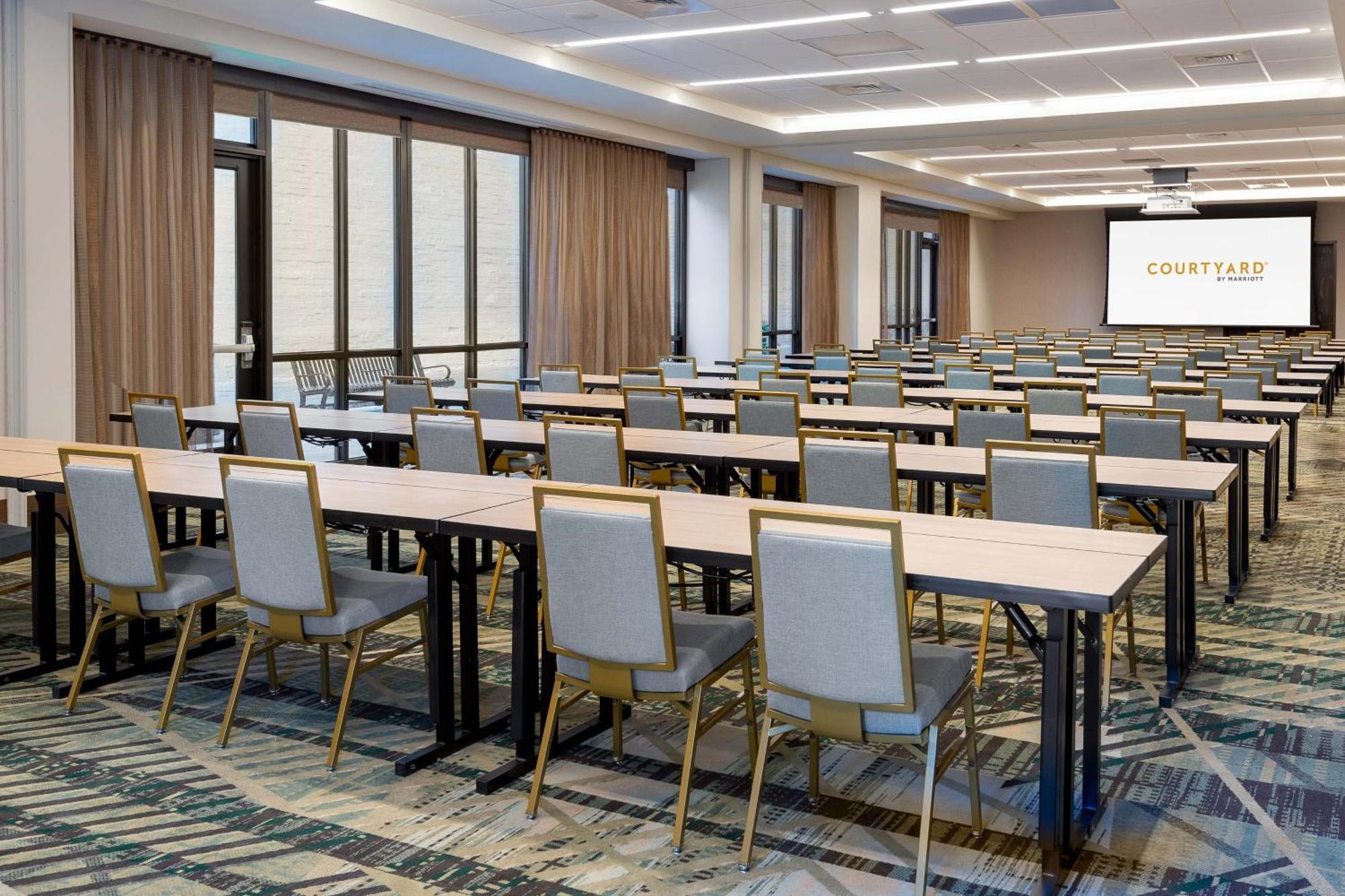 ホテル Courtyard By Marriott Atlanta Midtown エクステリア 写真