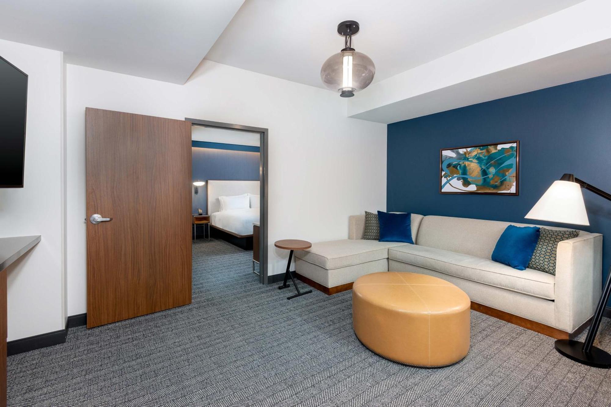 ホテル Courtyard By Marriott Atlanta Midtown エクステリア 写真