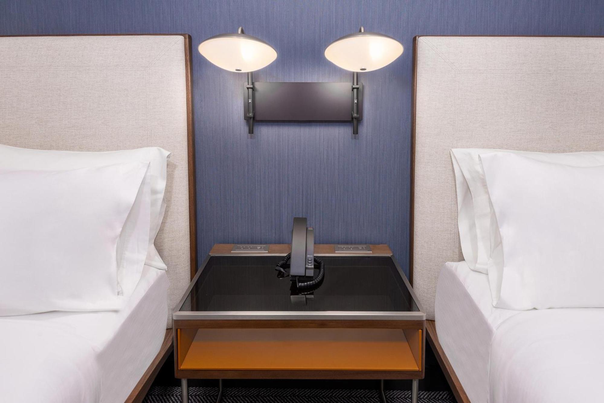 ホテル Courtyard By Marriott Atlanta Midtown エクステリア 写真