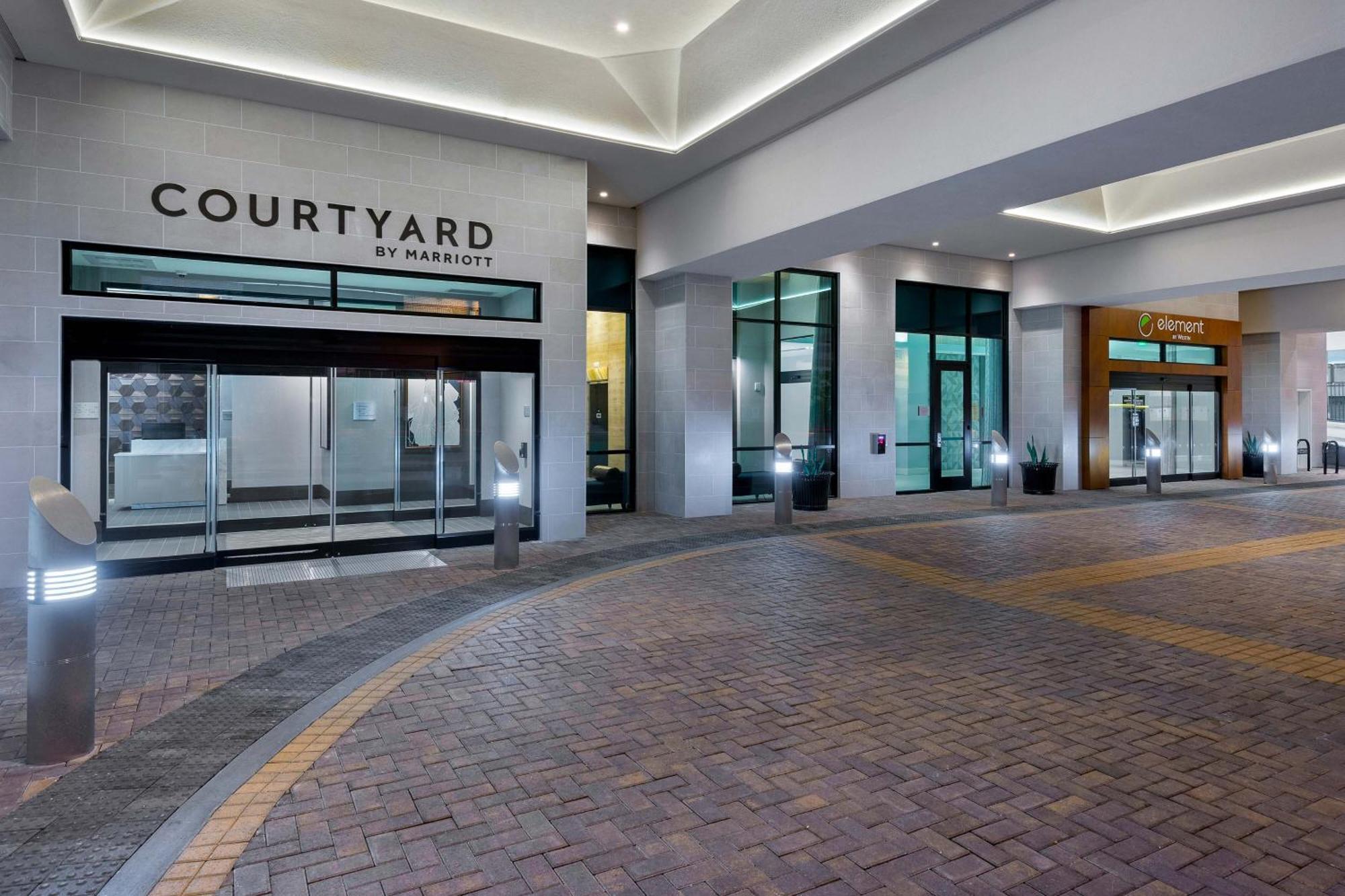 ホテル Courtyard By Marriott Atlanta Midtown エクステリア 写真