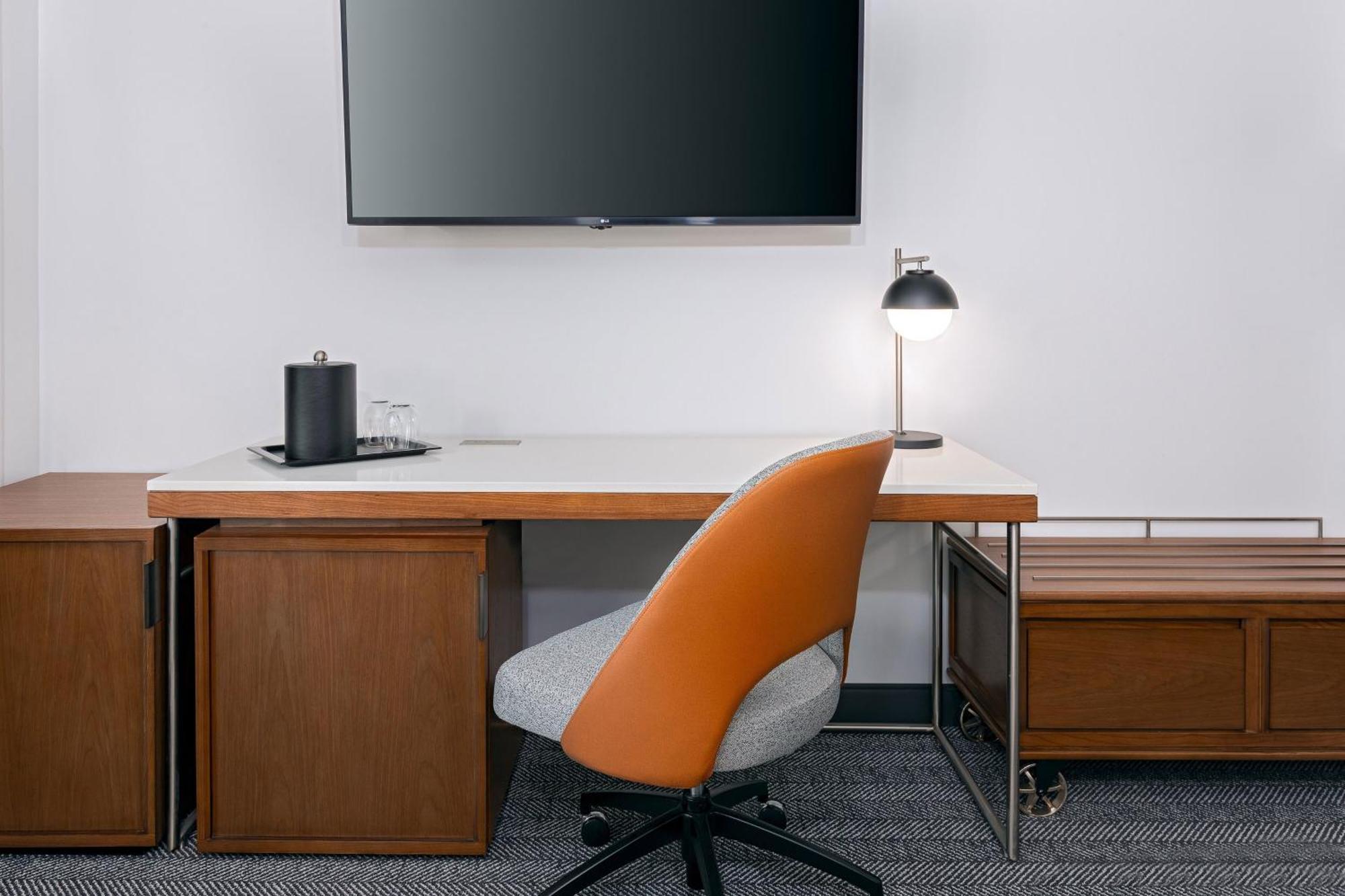 ホテル Courtyard By Marriott Atlanta Midtown エクステリア 写真