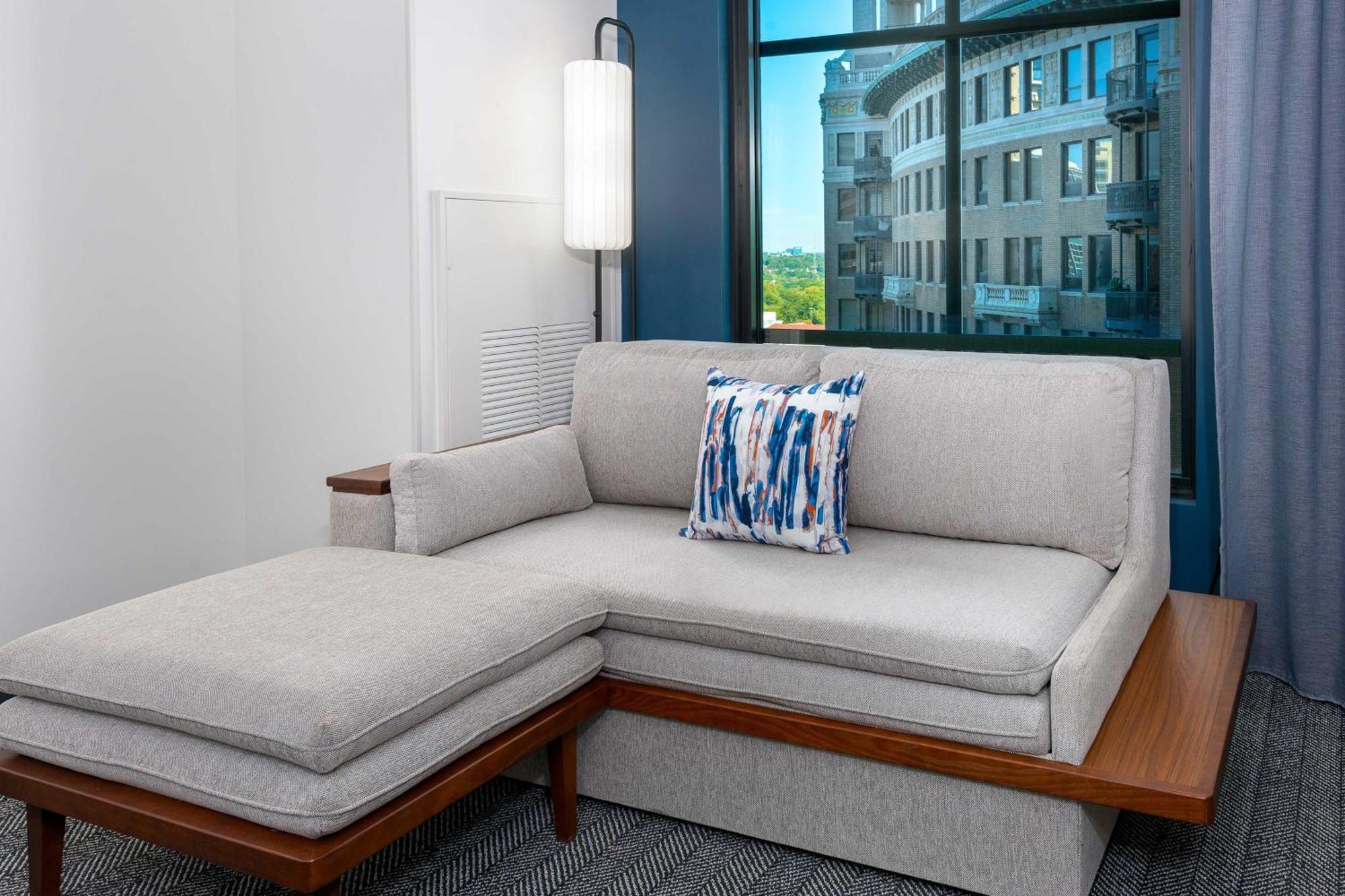 ホテル Courtyard By Marriott Atlanta Midtown エクステリア 写真