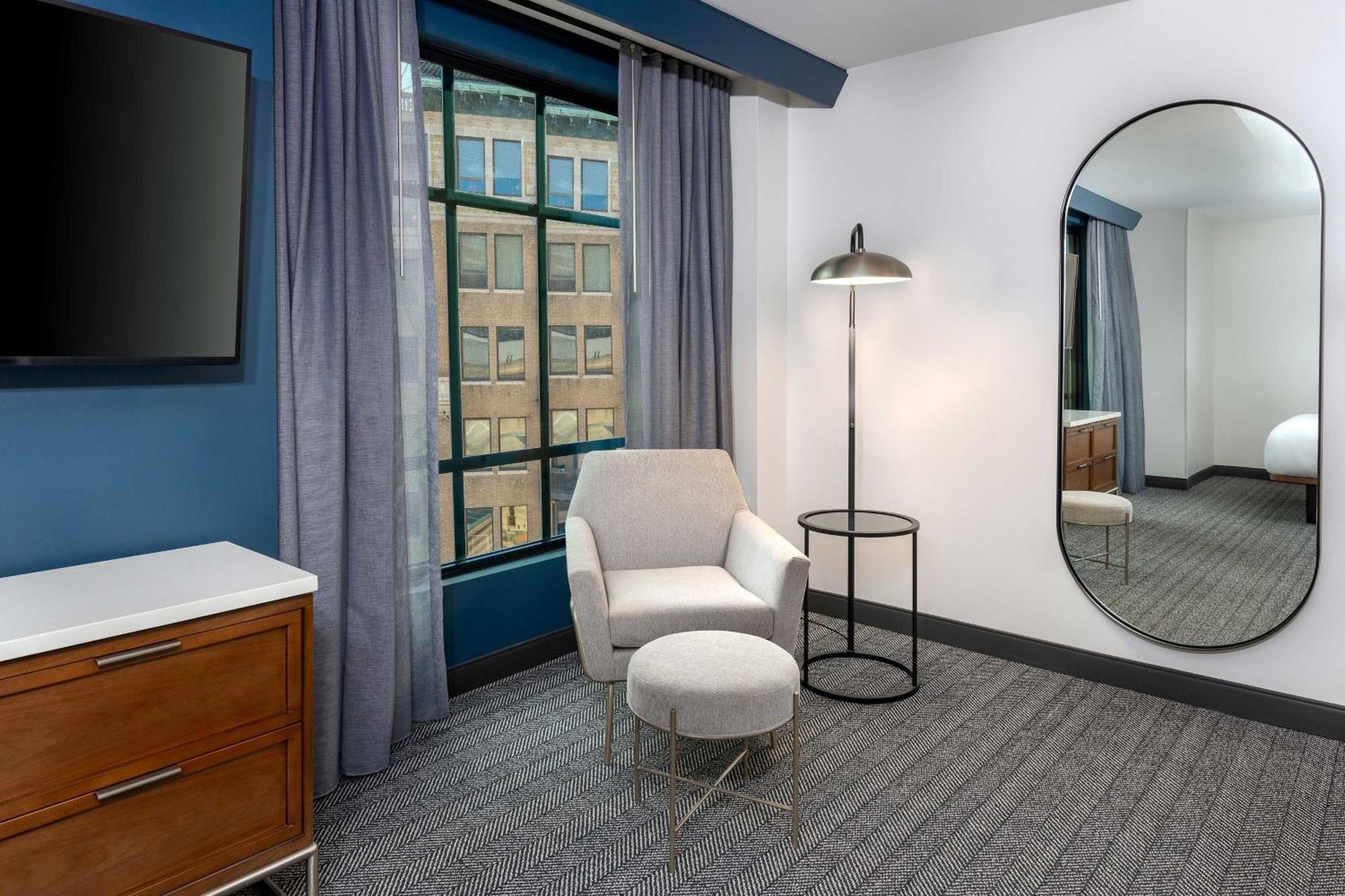ホテル Courtyard By Marriott Atlanta Midtown エクステリア 写真